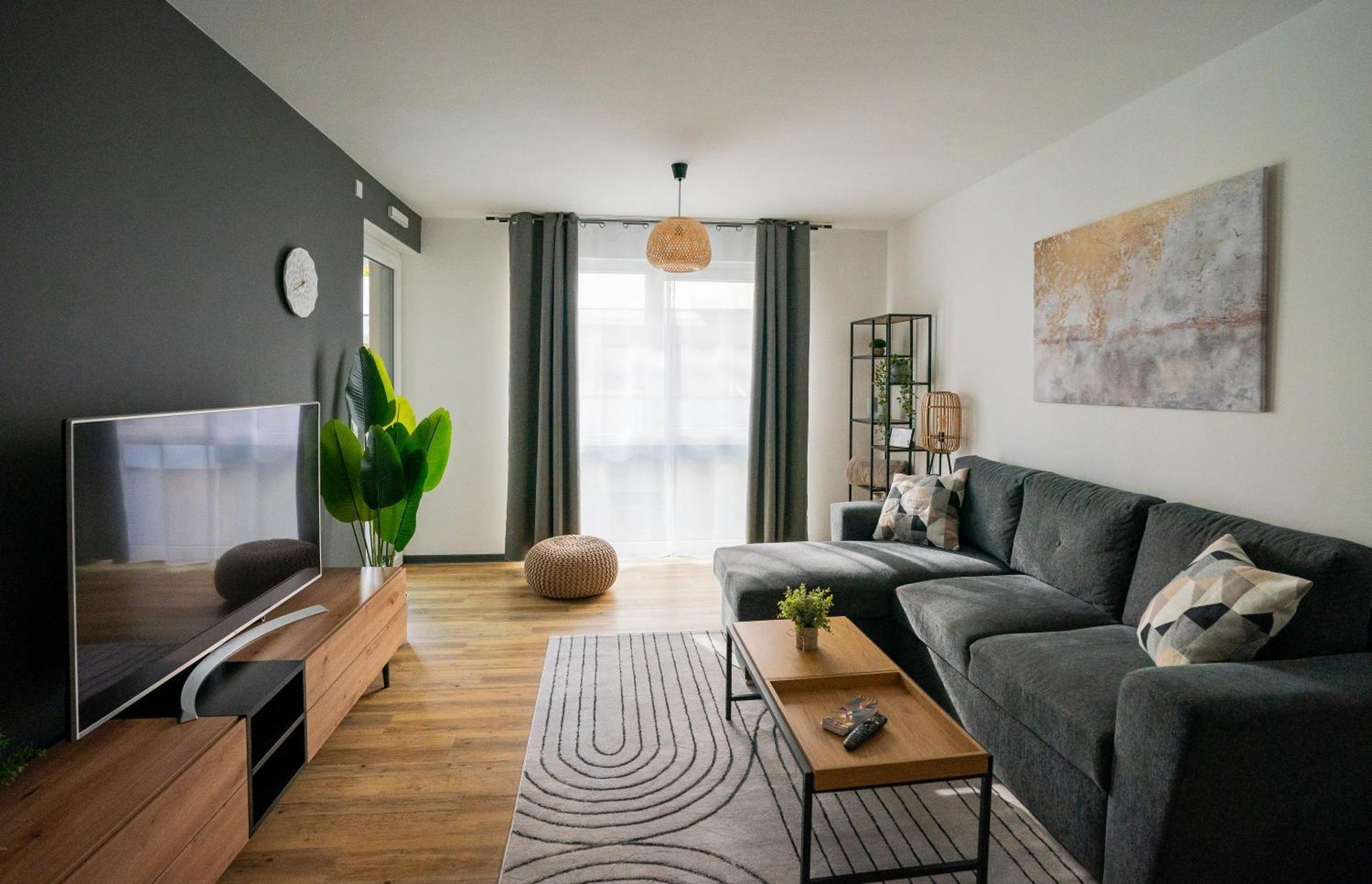 Reitz - Apartment I Zentrale Lage I Stellplatz I 55Qm I 2 Zimmer I Kueche I Bad I Terrasse Bad Hersfeld Eksteriør bilde