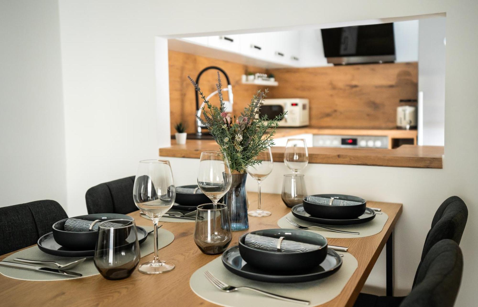 Reitz - Apartment I Zentrale Lage I Stellplatz I 55Qm I 2 Zimmer I Kueche I Bad I Terrasse Bad Hersfeld Eksteriør bilde