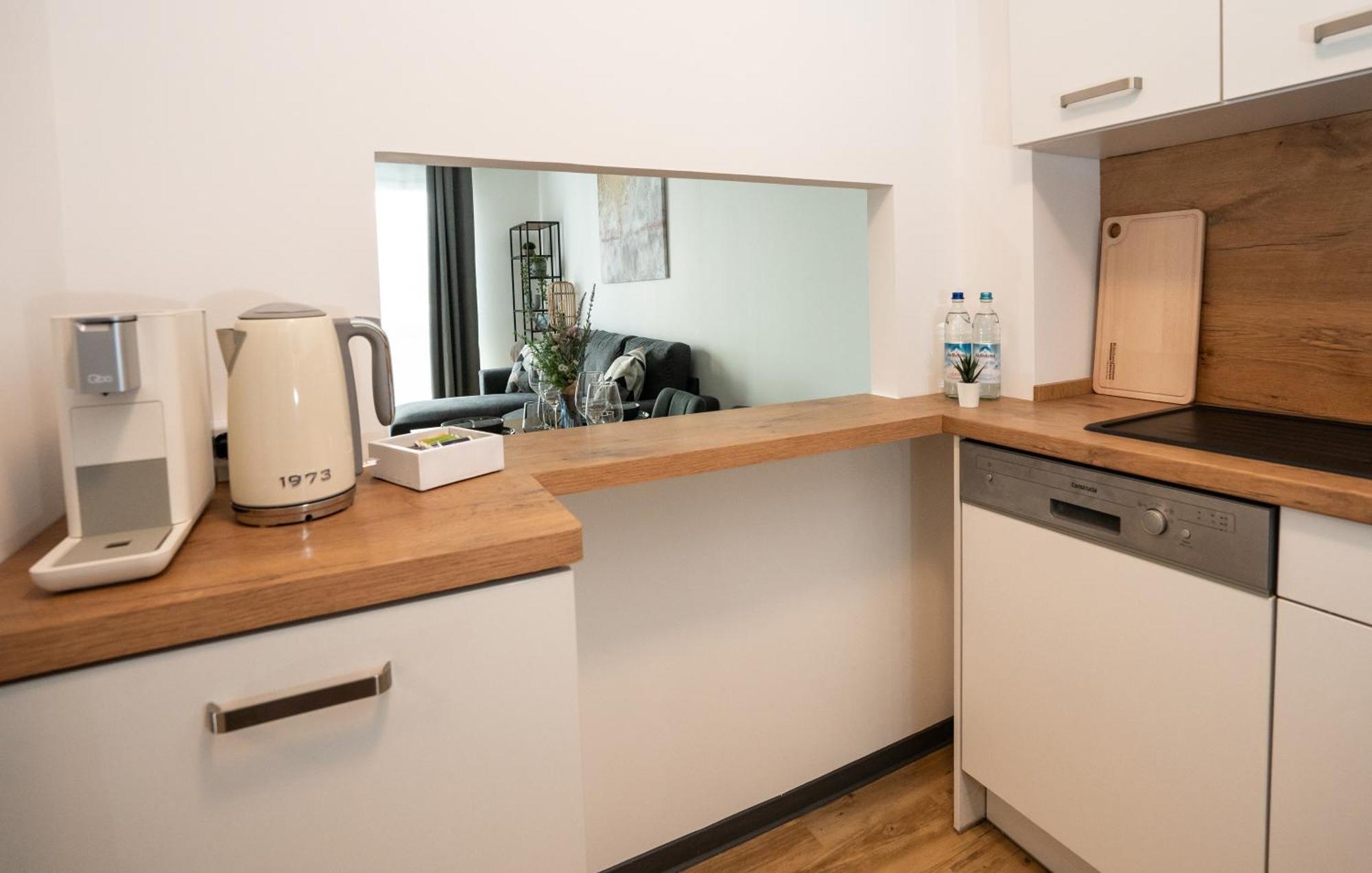 Reitz - Apartment I Zentrale Lage I Stellplatz I 55Qm I 2 Zimmer I Kueche I Bad I Terrasse Bad Hersfeld Eksteriør bilde