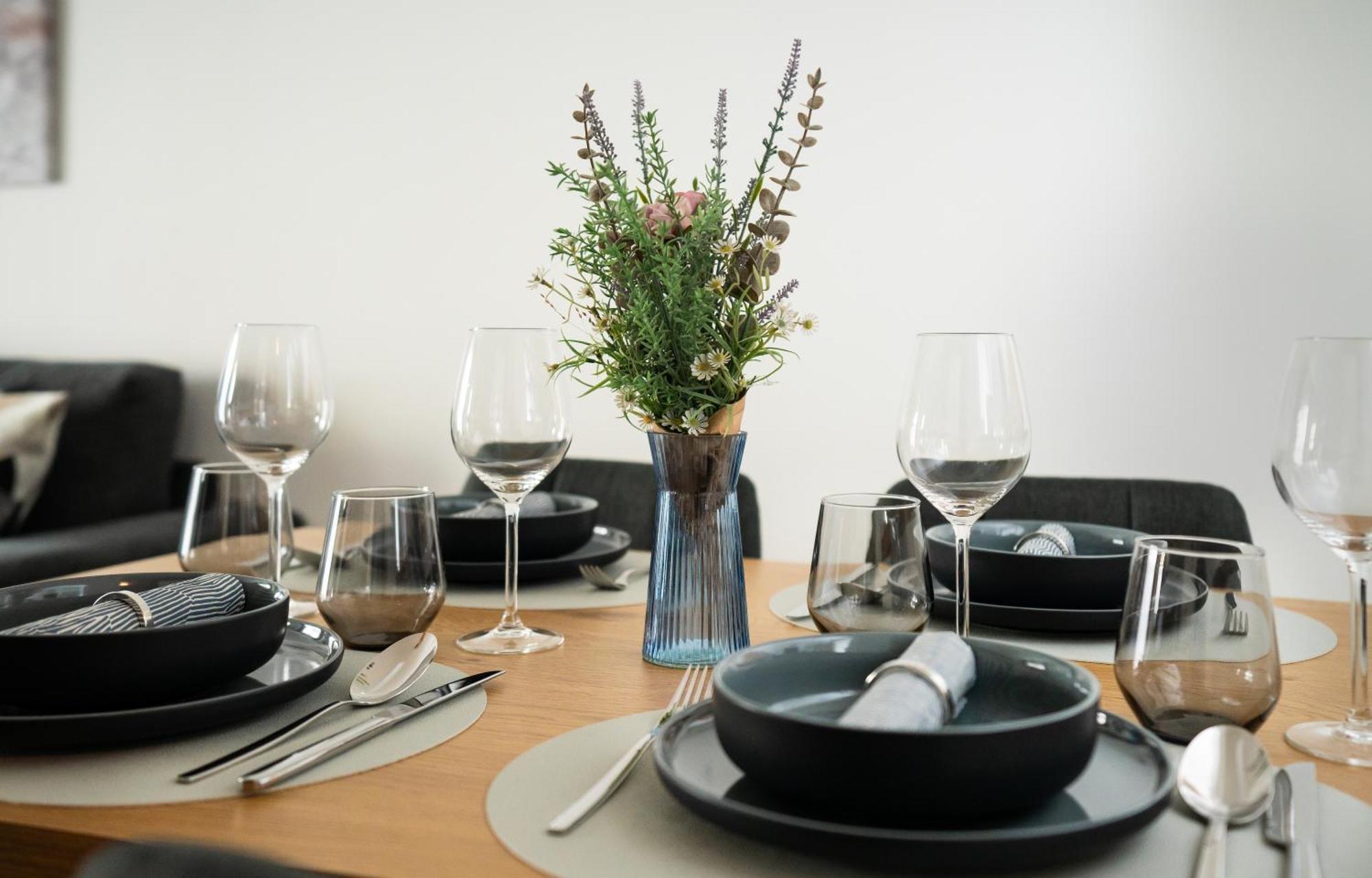 Reitz - Apartment I Zentrale Lage I Stellplatz I 55Qm I 2 Zimmer I Kueche I Bad I Terrasse Bad Hersfeld Eksteriør bilde